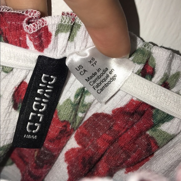 Floral Croptop - Picture 3 of 3